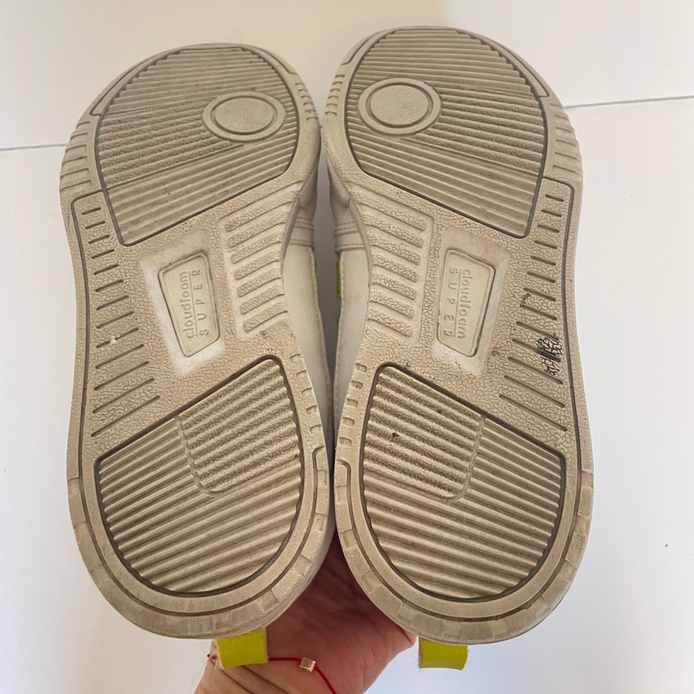Adidas White mid sneakers basketball shoes big kid Boy girl’s size 4 - Picture 7 of 7
